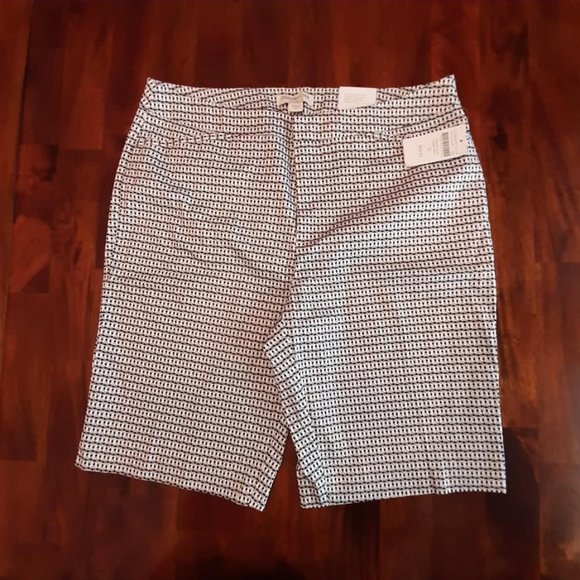 Coldwater Creek Pants - Coldwater Creek Natural Fit Shorts - Size 12 - NWT